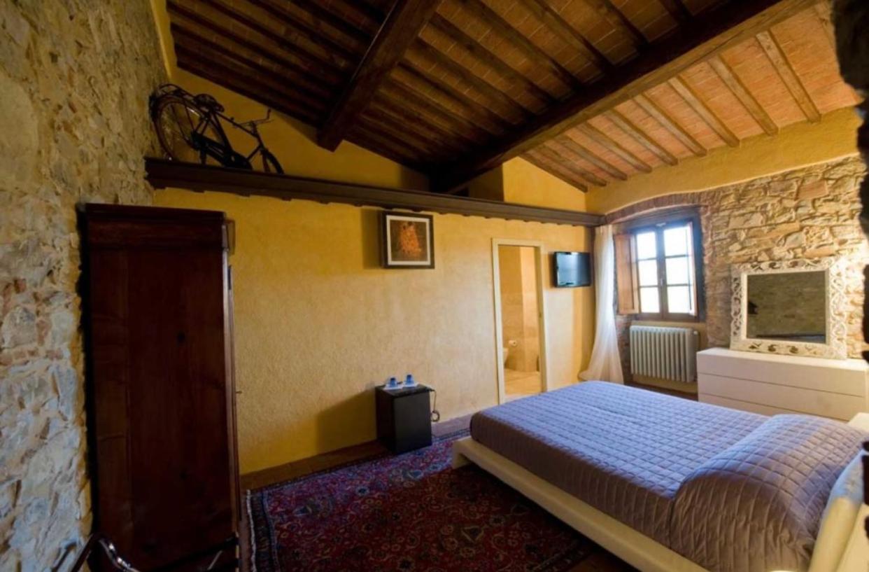 Room In Bb - Agriturismo Sottotono, Nature And Relax Карминьяно Экстерьер фото
